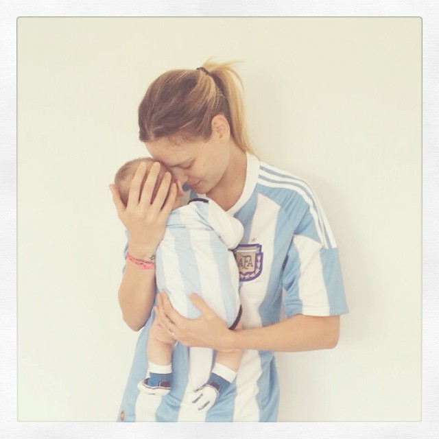 Fabiana Semprebom com o filho Juan (Foto: Reprodução/Instagram)