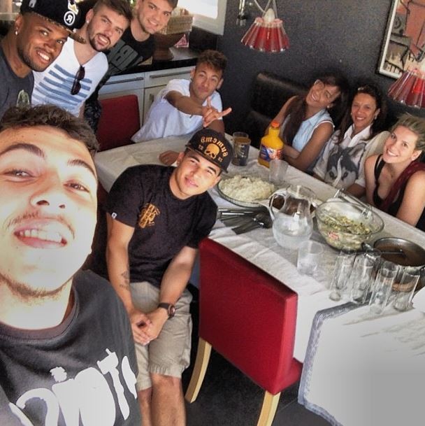 Neymar e familia (Foto: Instagram/Reprodução)