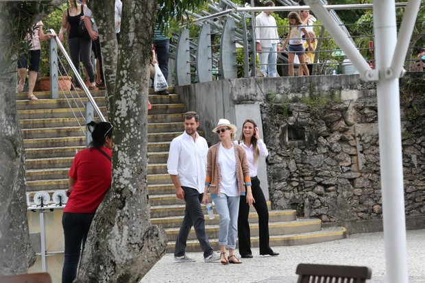 Diane Kruger e namorado no Pão de Açucar (Foto: André Freitas / AgNews)