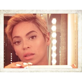 Beyoncé de cabelo curtinho (Foto: reprodução do Instagram)