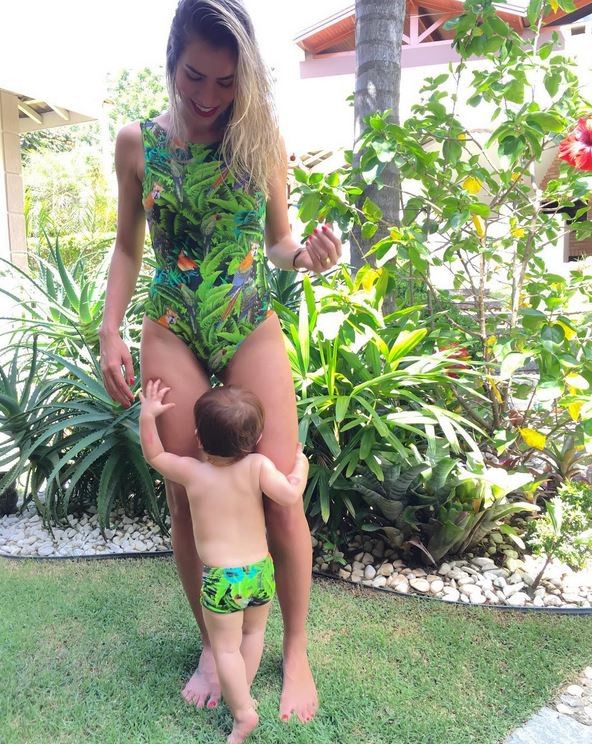 Adriana Sant anna e filho Rodrigo usando a mesma estampa (Foto: Instagram / Reprodução)