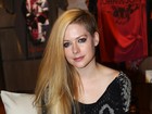 Casada há um ano, Avril Lavigne descarta filhos agora: 'No futuro'