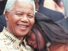 Naomi Campbell faz homenagem a Mandela: 'Saudades de você'
