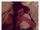 Luciana Gimenez posta foto ninando o filho caçula