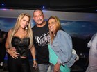Alexandre Frota comemora aniversário com Denise Rocha e Rita Cadillac