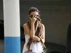 Depois de mostrar demais, Selena Gomez esconde o rosto