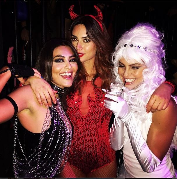 Thaila Ayala com Juliana Paes e uma amiga (Foto: Reprodução/Instagram)