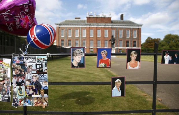 Lady Diana é homenageada no Palácio de Kensington, em Londres, 19 anos após sua morte (Foto: REUTERS/Peter Nicholls)