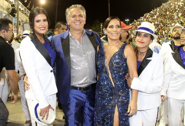 Gloria Pires com o marido Orlando, Antonia e Ana Moraes  (Foto: Thyago Andrade/ Foto Rio News)
