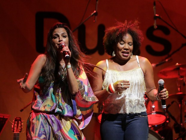 Emanuelle Araújo e Margareth Menezes cantam no Centro do Rio (Foto: Marcello Sá Barretto/ Ag. News)