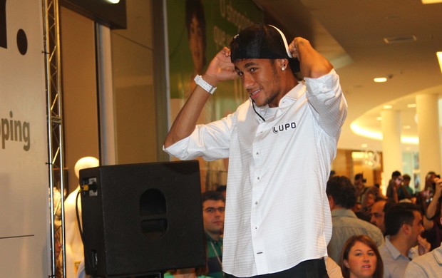 Neymar em shopping de Campinas (Foto: Thiago Duran / AgNews)