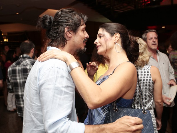 Helena Ranaldi e o namorado, Daniel Alvim, em estreia de peça em São Paulo (Foto: Rafael Cusato/ Brazil News)