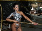Dai Macedo, ex-Miss Bumbum, posa com corpo pintado e exibe curvas