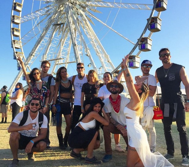 Bruno Gissoni e Yanna Lavigne com amigos no festival Coachella (Foto: Reprodução/Instagram)