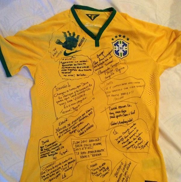 David Luiz posta foto de camisa do Brasil (Foto: Instagram / Reprodução)