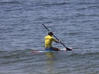 Marcelo Serrado faz stand up paddle no Rio