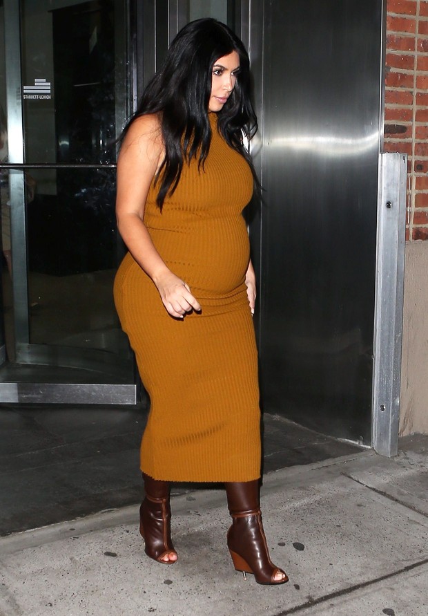 Kim Kardashian com vestido do estilista LaQuan Smith (Foto: X17/Agência)