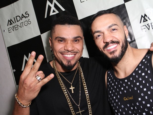 Naldo e Belo em bastidores de show na Zona Norte do Rio (Foto: Anderson Borde/ Ag. News)