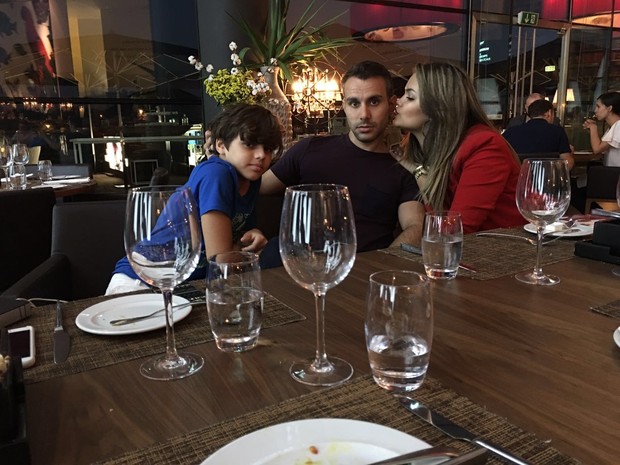 Mico Freitas com os filhos Vitor e Suzanna Freitas (Foto: Divulgação)