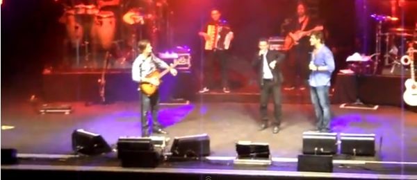 Murilo Rosa cantando com Victor e Leo (Foto: Reprodução / Youtube)
