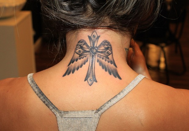 Ex-BBB Vanessa Mesquita faz nova tatuagem (Foto: Celso Tavares / EGO)