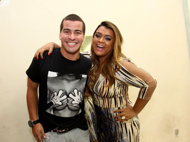 Preta Gil e Thiago Martins em bastidores de show no Rio (Foto: Cláudio Andrade/ Foto Rio News)