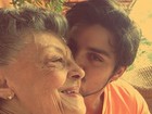 Saudoso, Rodrigo Simas posta foto com bisavó, que faleceu no carnaval