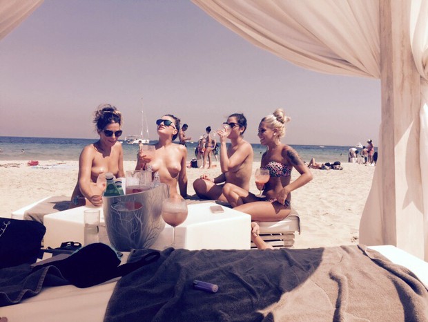 Maria Melilo em Ibiza com as amigas (Foto: Arquivo Pessoal)