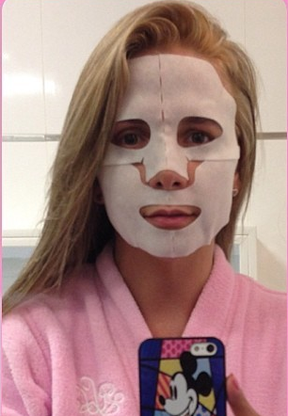 Carla Perez  mostra máscara facial esquisita (Foto: reprodução/Instagram)