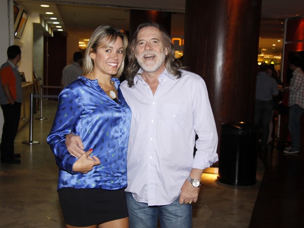 José de Abreu e a mulher na pré-estreia do filme “Meu Pé de Laranja Lima” (Foto: Felipe Assumpção / AgNews)