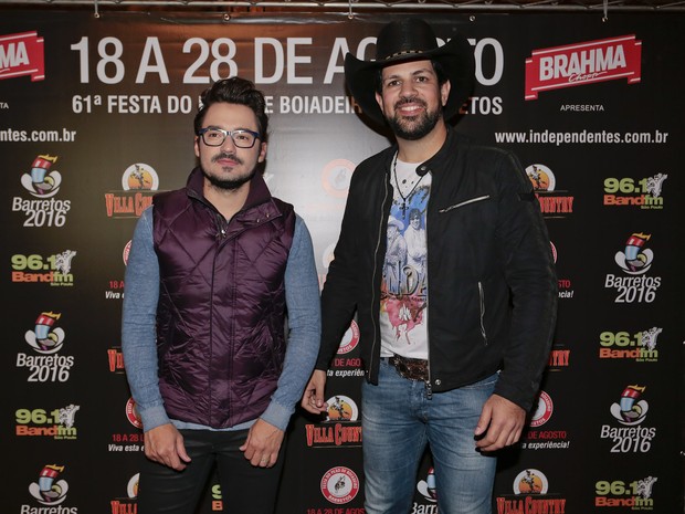 Fernando e Sorocaba em show em São Paulo (Foto: Rafael Cusato/ Brazil News)