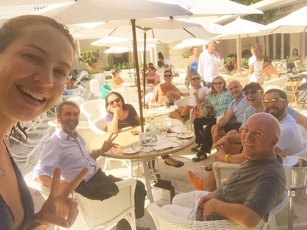 Luana Piovani com amigos e família (Foto: Reprodução/Instagram)