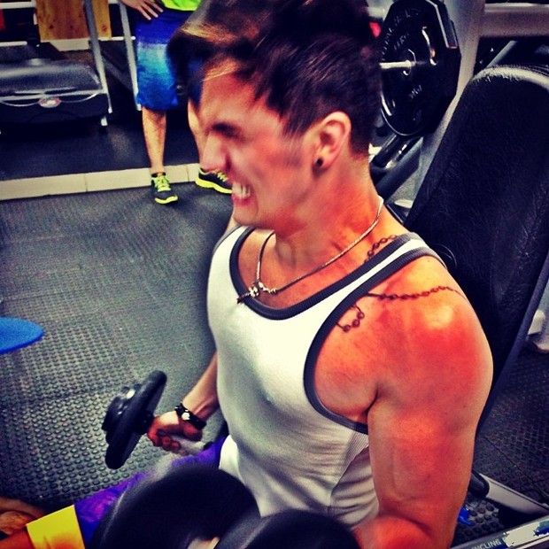 Luan Santana se exercita em academia (Foto: Instagram/ Reprodução)