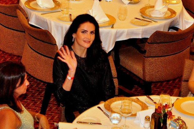 Lisandra Souto no jantar para convidados do Rei Roberto Carlos (Foto: Roberto Teixeira / EGO)