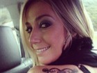 Luiza Possi faz tatuagem em homenagem aos pais