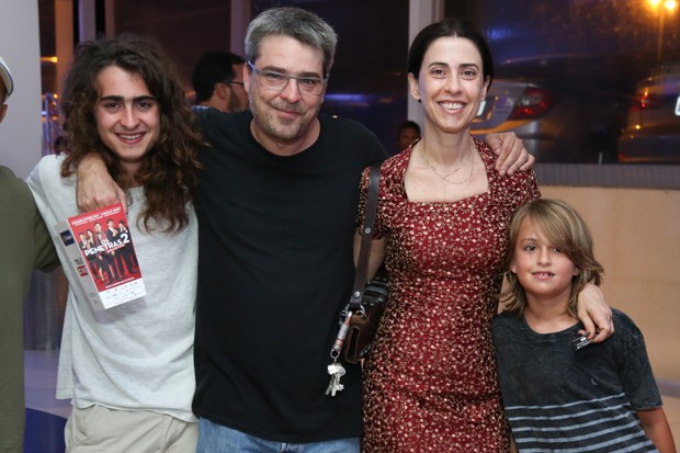 Fernanda Torres com o marido e os filhos (Foto: Roberto Filho/Brazil News)