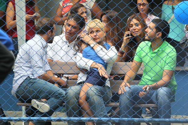 Xuxa participa da cerimônia de encerramento de seu 1º Campeonato de Futebol e Cidadania (Foto: Alex Palarea/AgNews)