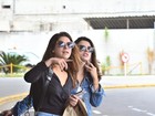 Giovanna Lancellotti e Fernanda Paes Leme se encontram em aeroporto