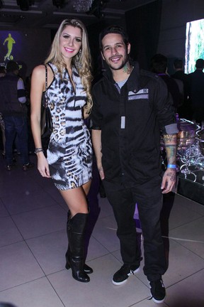 Ex-BBBs Tatiele Polyana e Rafinha em evento em São Paulo (Foto: Thais Aline/ Ag. Fio Condutor)