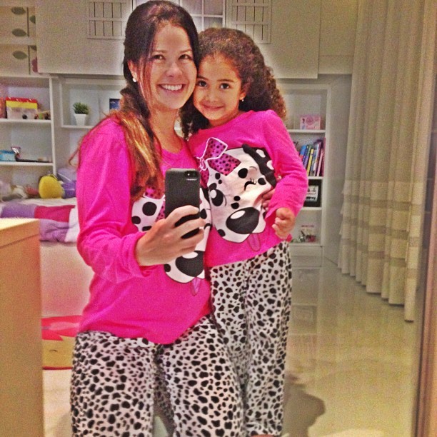 Samara Felippo e a filha Alícia (Foto: Instagram/ Reprodução)