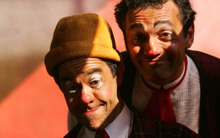 Os palhaços Padoca (Fernando Sampaio) e Agenor (Domingos Montagner), que formavam a dupla &quot;La Mínima&quot;, do Circo Zanini (2005) (Foto: Jefferson Coppola/Folhapress )