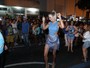 Ticiane Pinheiro cai no samba em ensaio de rua da Vila Isabel, no Rio