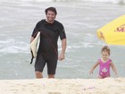 Mario Frias curte praia com a família no Rio de Janeiro
