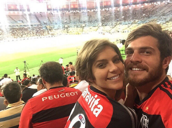 Isabella Santoni ganha parabéns do namorado, Lucas Wakim (Foto: Reprodução / Instagram)