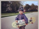 Daniele Suzuki posta foto do filho com skate: 'Tirando onda'