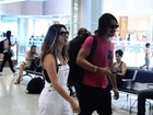 Fernanda Paes Leme embarca acompanhada em aeroporto no Rio