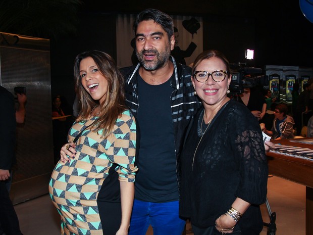 Sarah Oliveira, Zeca Camargo e Astrid Fontenelle em pré-estreia de filme em São Paulo (Foto: Manuela Scarpa/ Brazil News)