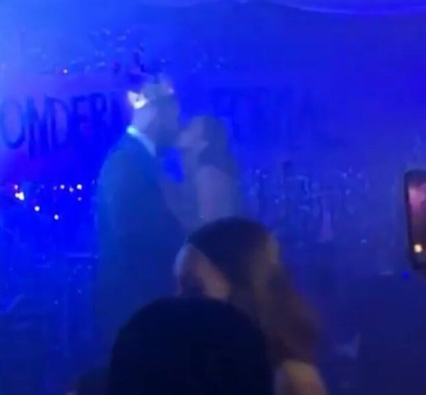 Jennifer Lopez e Drake são vistos aos beijos (Foto: Instagram / Reprodução)