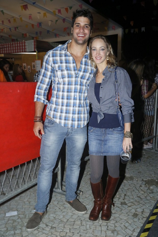 Ex-BBB Marcelo com a namorada Hazel de Andrade (Foto: Roberto Filho/AgNews)