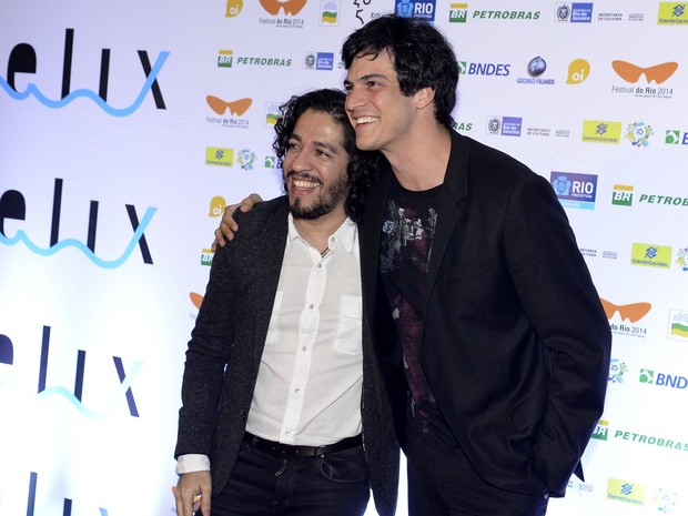 Ex-BBB Jean Wyllys e Mateus Solano em prêmio no Rio (Foto: Roberto Teixeira/ EGO)